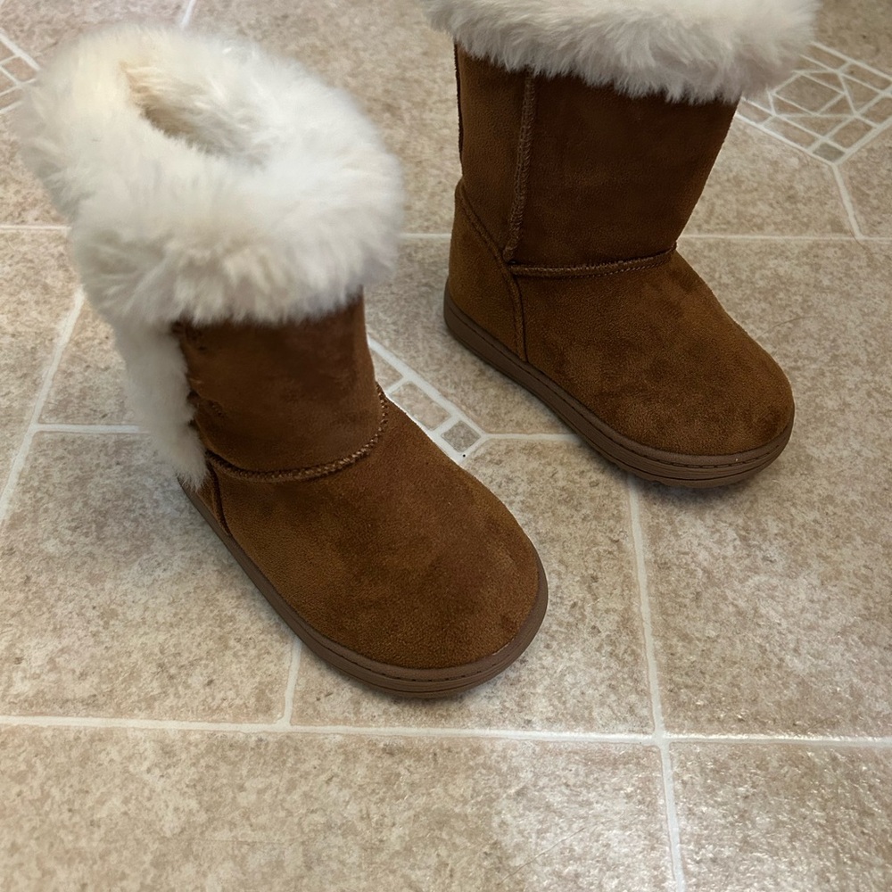 Jumping Beans Brown Boots with White Faux Fur